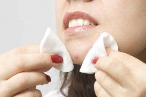 shutterstock_24847522-pimple-popping